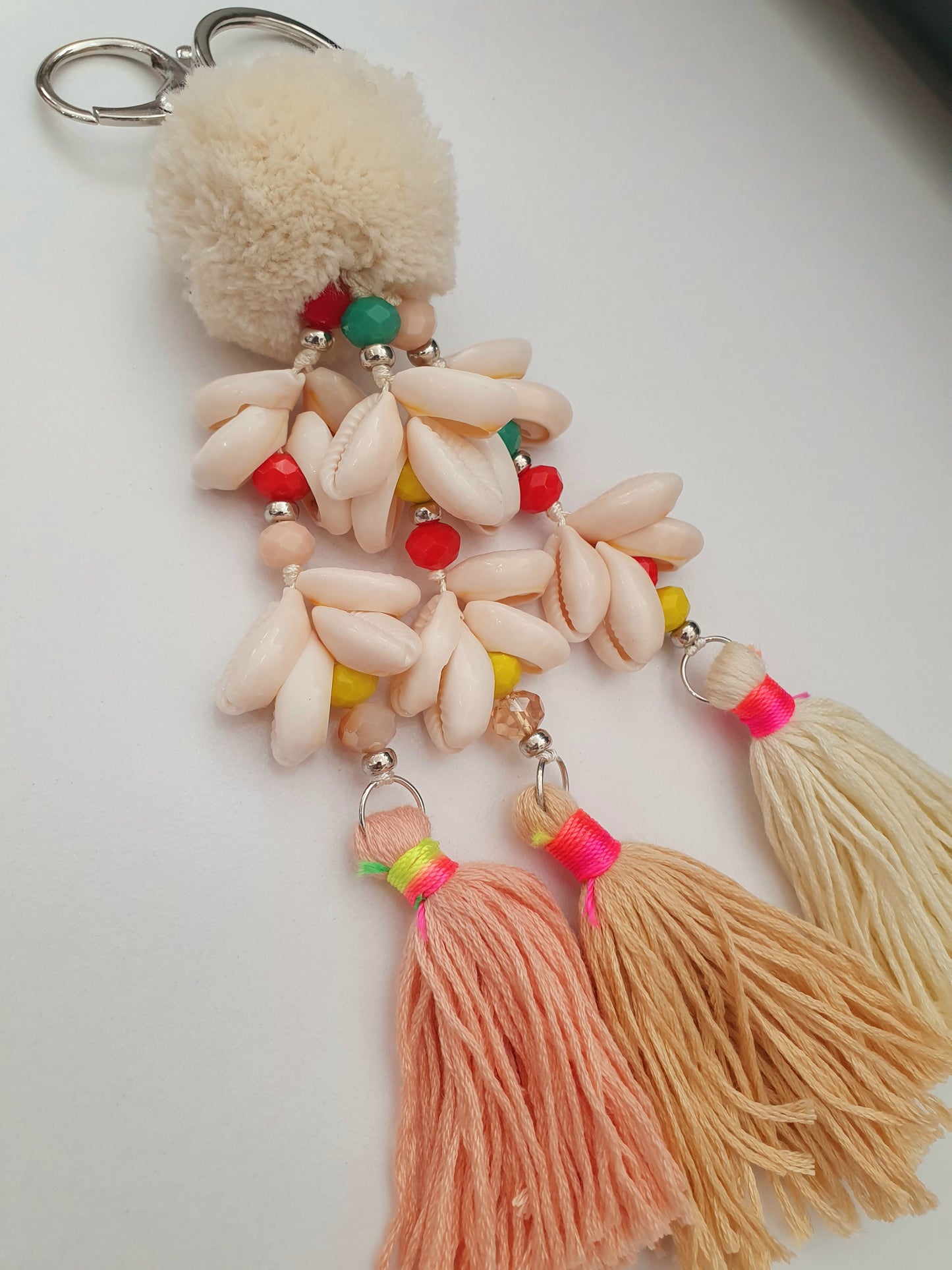 Maxi porte-clés pompons et coquillages