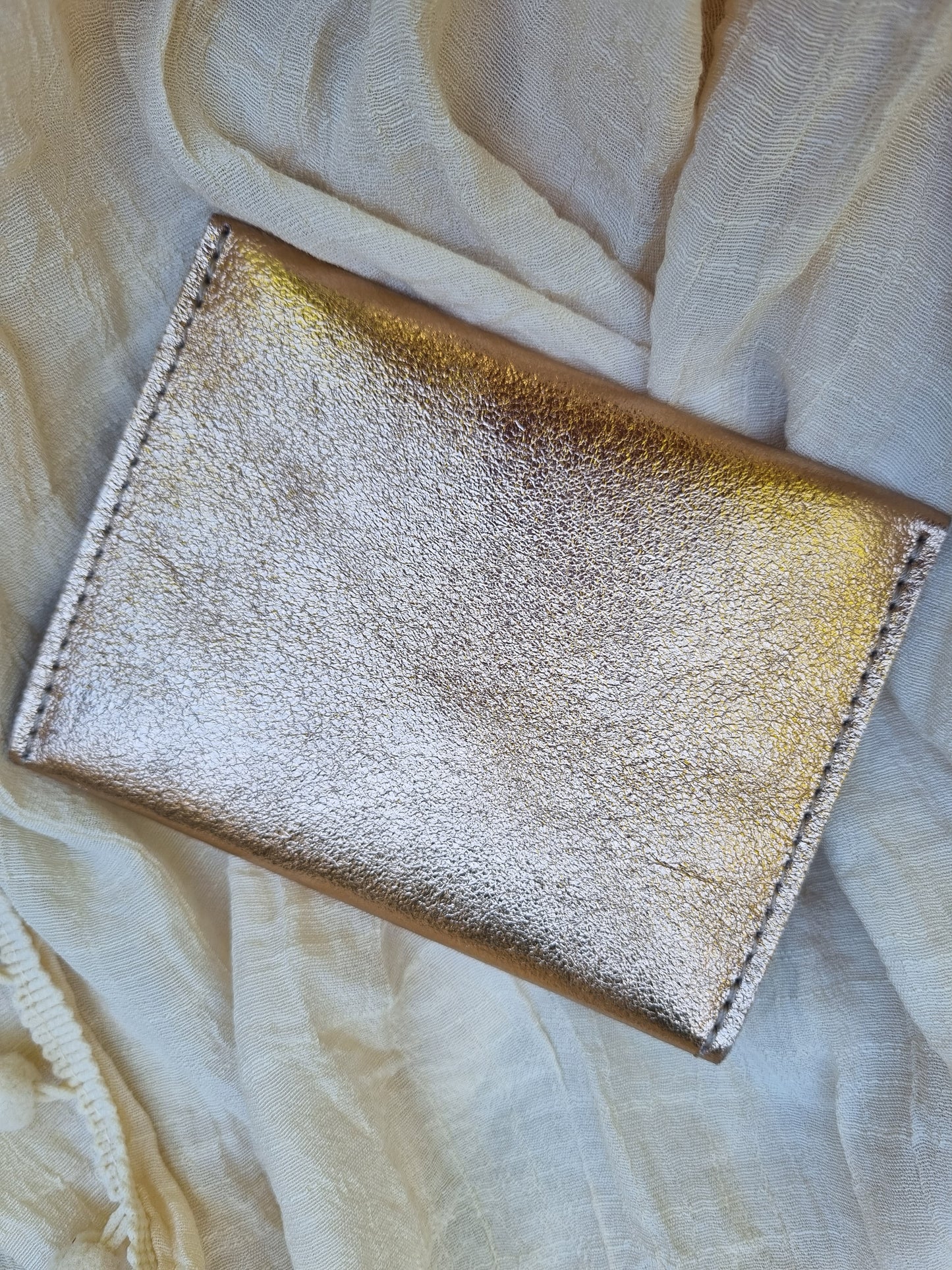 Porte-cartes/monnaie en cuir clouté - taupe métallisé
