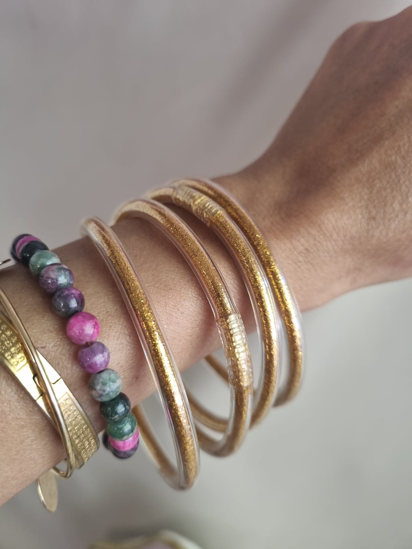 Bracelet jonc bouddhiste fantaisie - coloris au choix