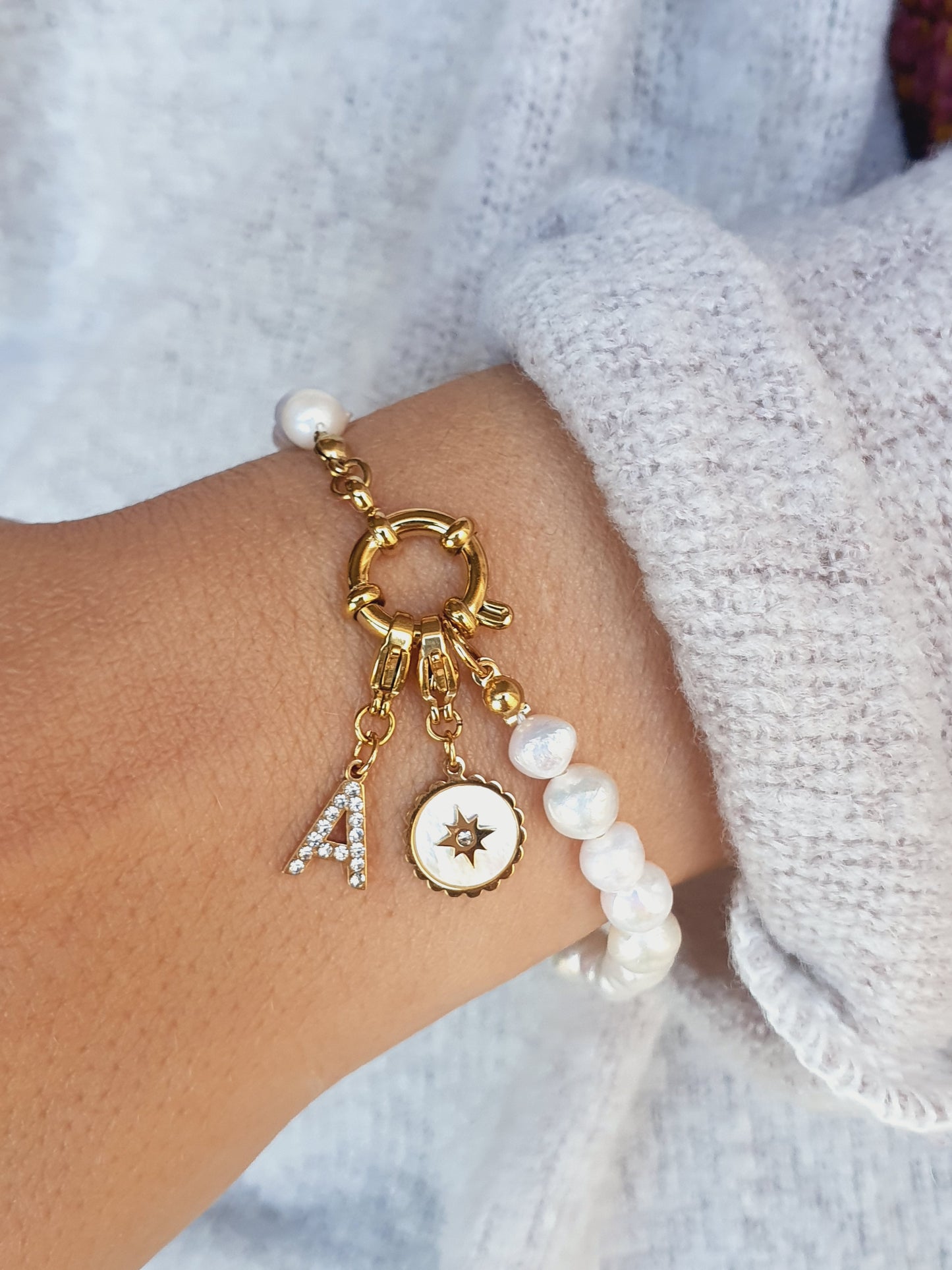 Bracelet perles d'eau douce - doré