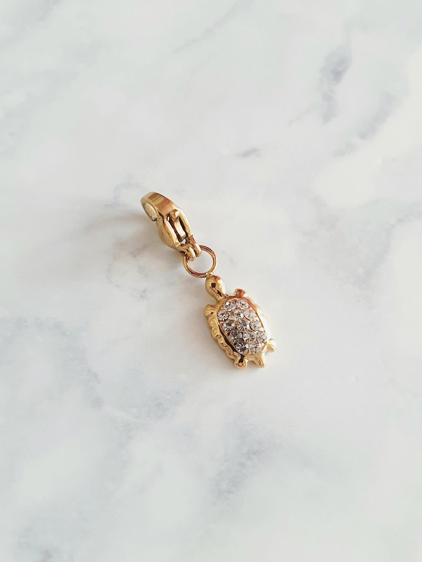Charm baby tortue zircons - doré