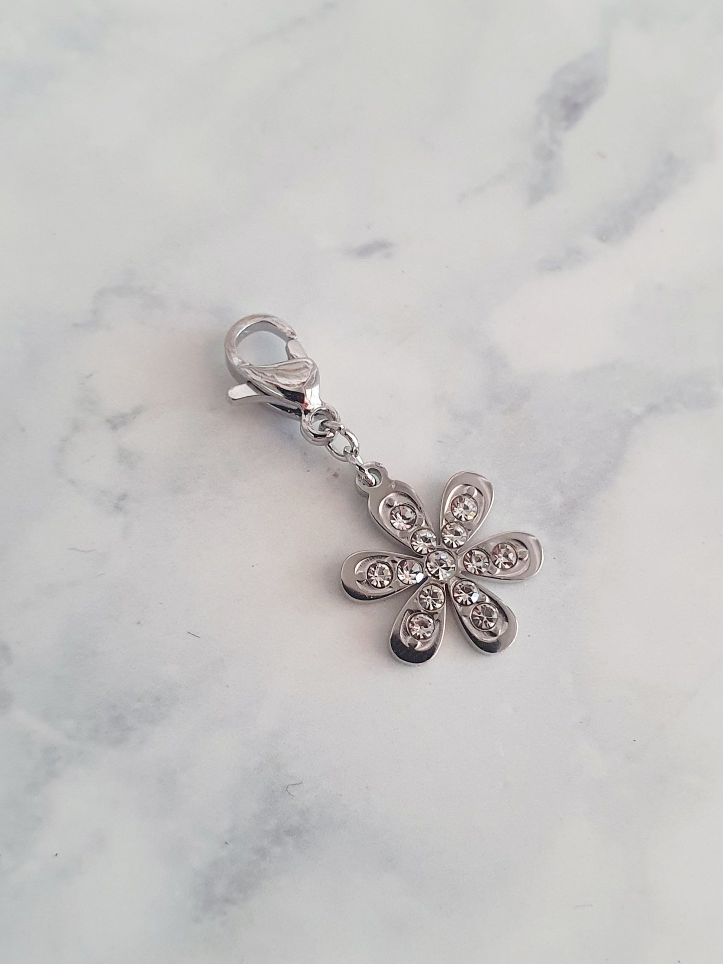 Charm fleur zircons - argenté