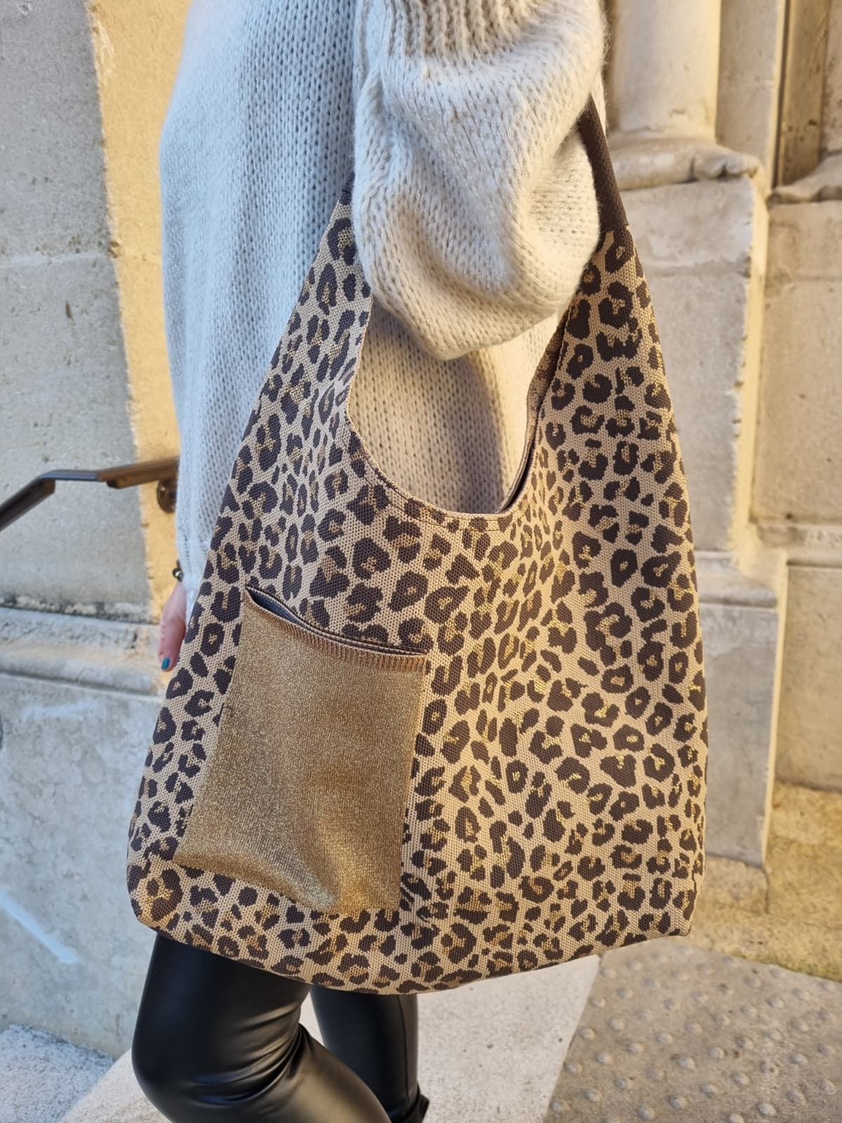 Sac cabas imprimé léopard pailleté