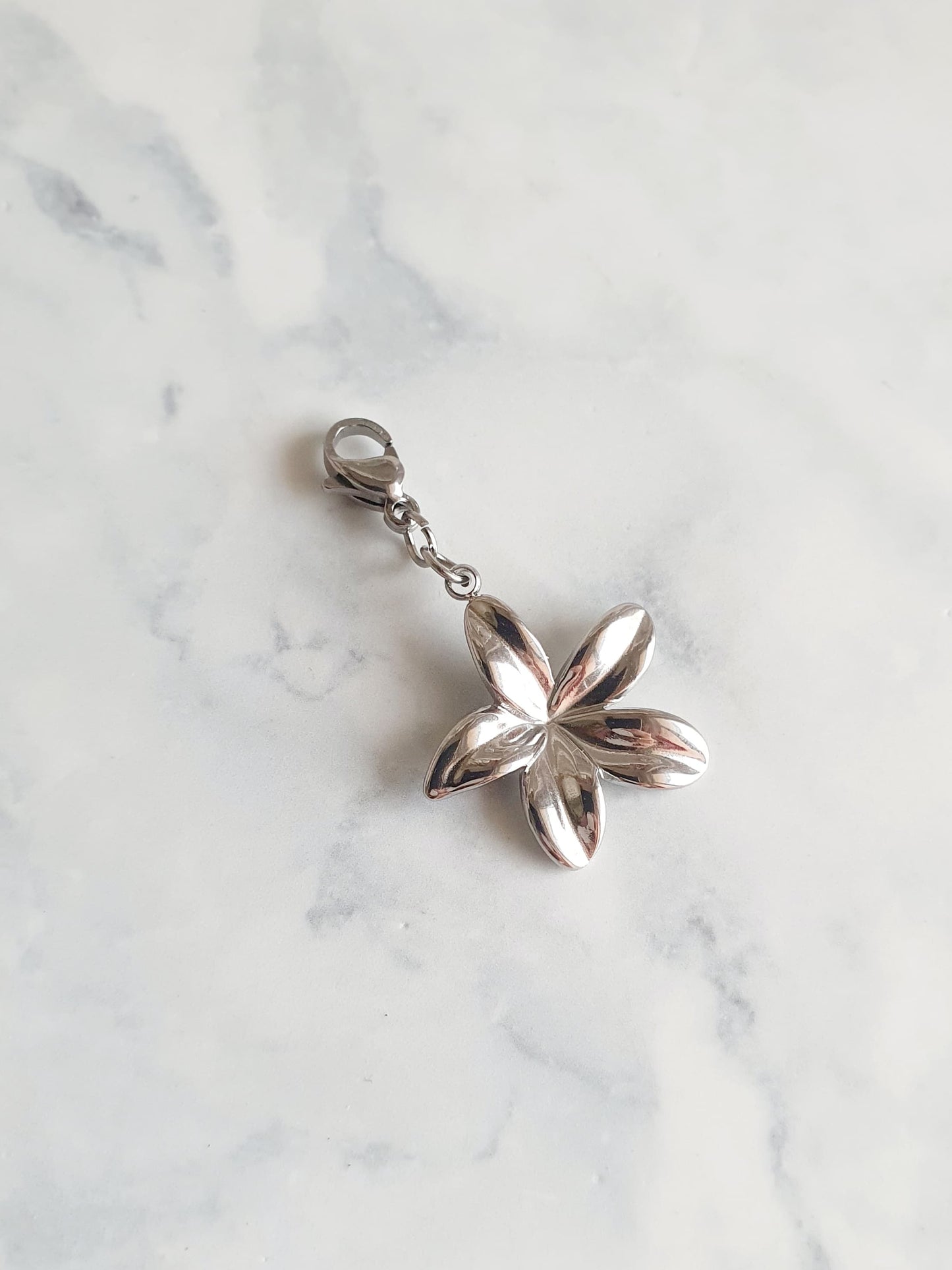 Charm fleur hibiscus - argenté