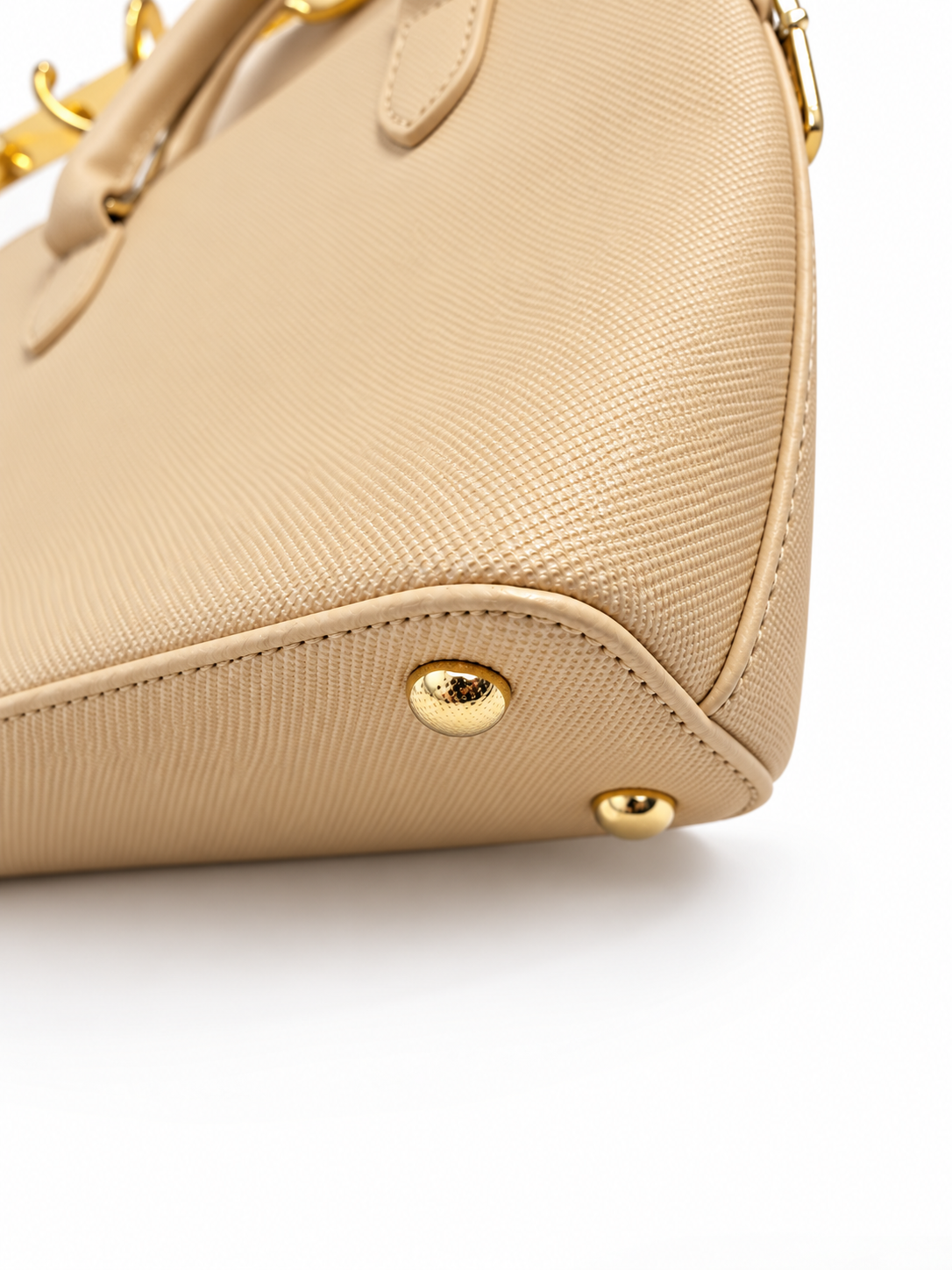 Portefeuille beige, intérieur avec fentes cartes et compartiment zippé