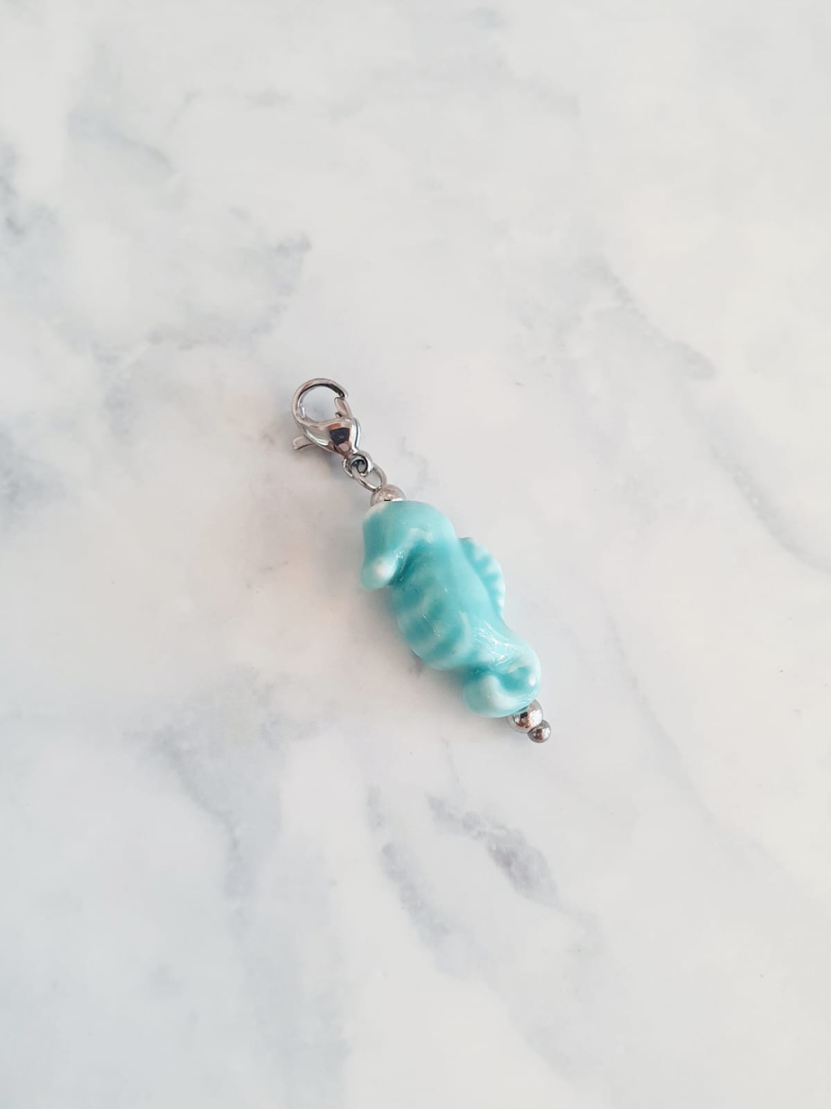 Charm baby hippocampe - argenté | bleu