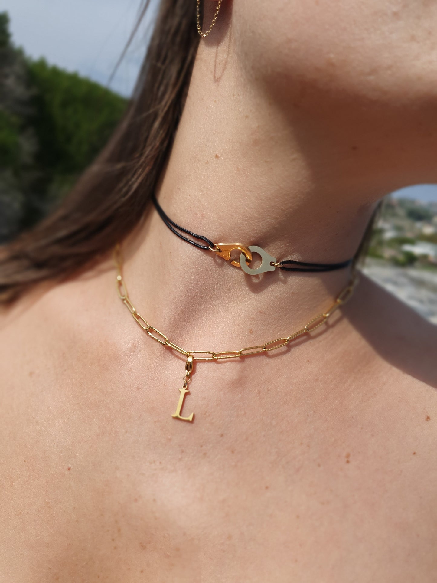 Collier cordon menottes - noir coloris au choix