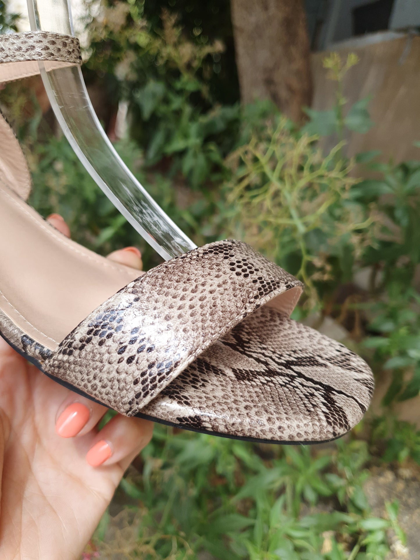 Sandales à petits talons