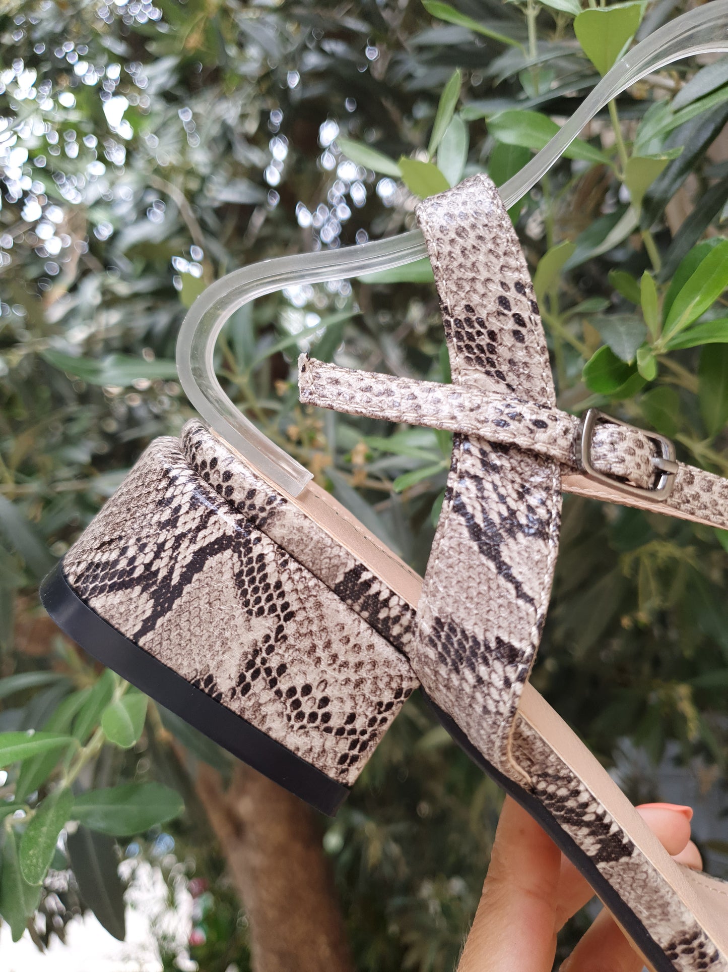 Sandales à petits talons