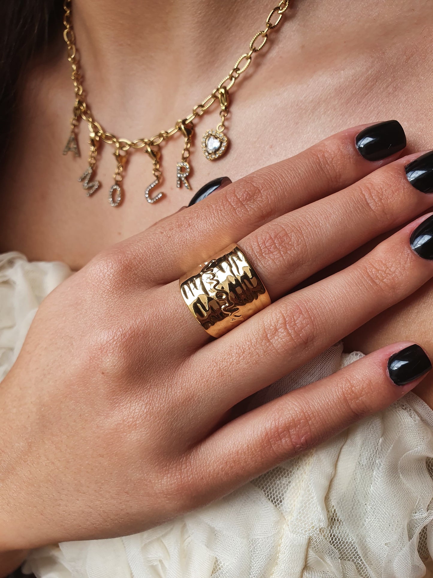 Bague AMOUR martelé - doré