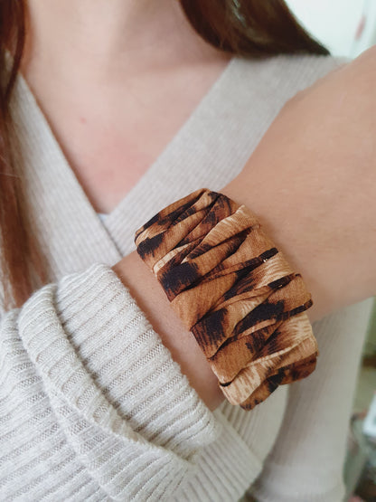 Bracelet manchette tissu léopard - doré