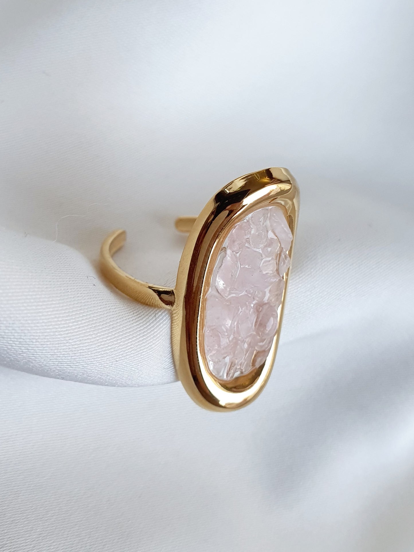 Bague Ovale éclats de pierre naturelle Quartz rose - doré