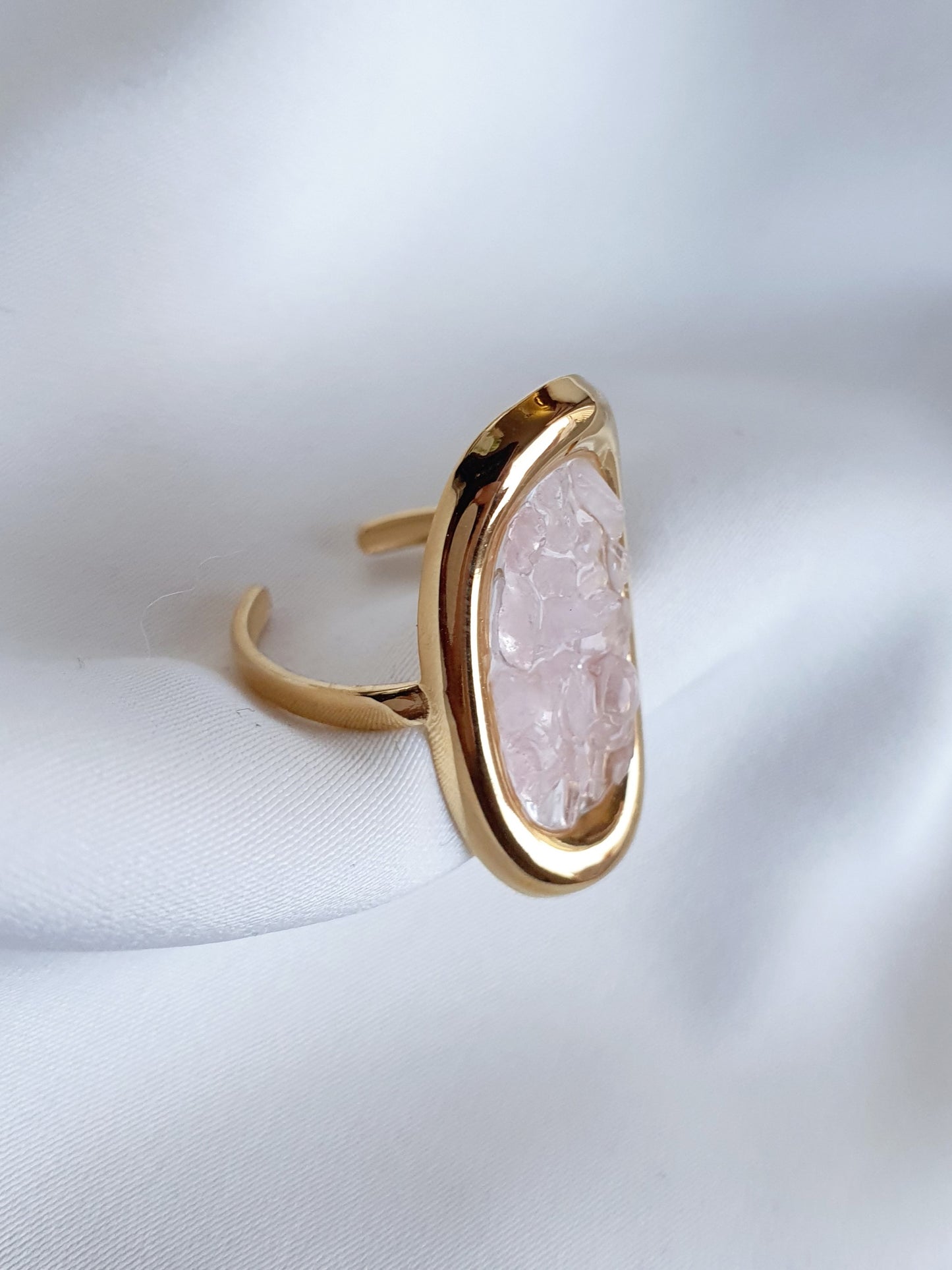 Bague Ovale éclats de pierre naturelle Quartz rose - doré