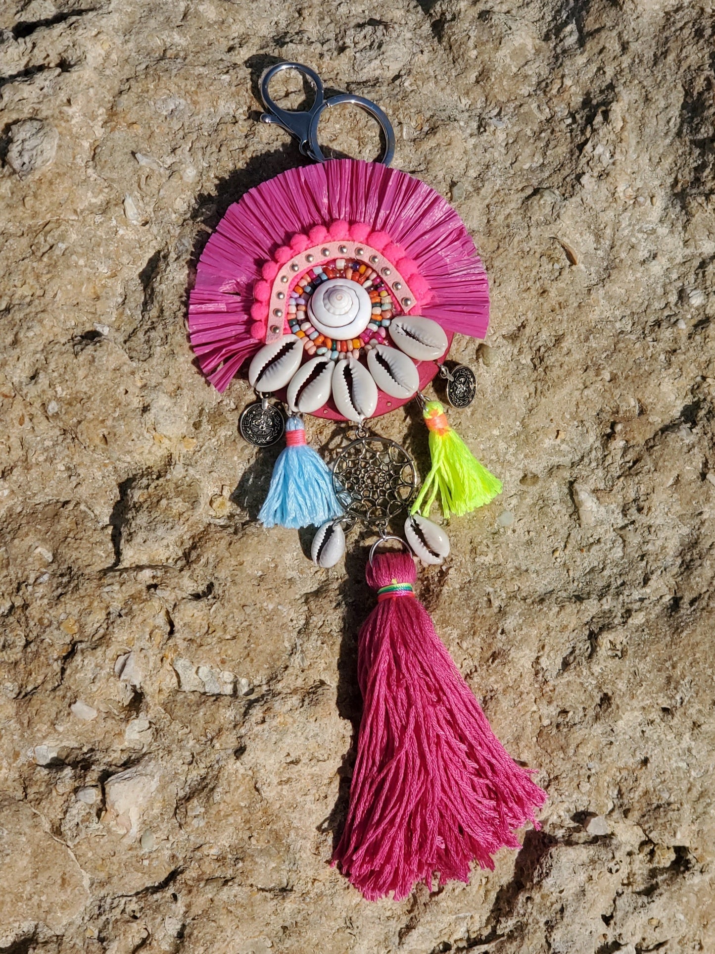 Maxi porte-clés pompons et coquillages