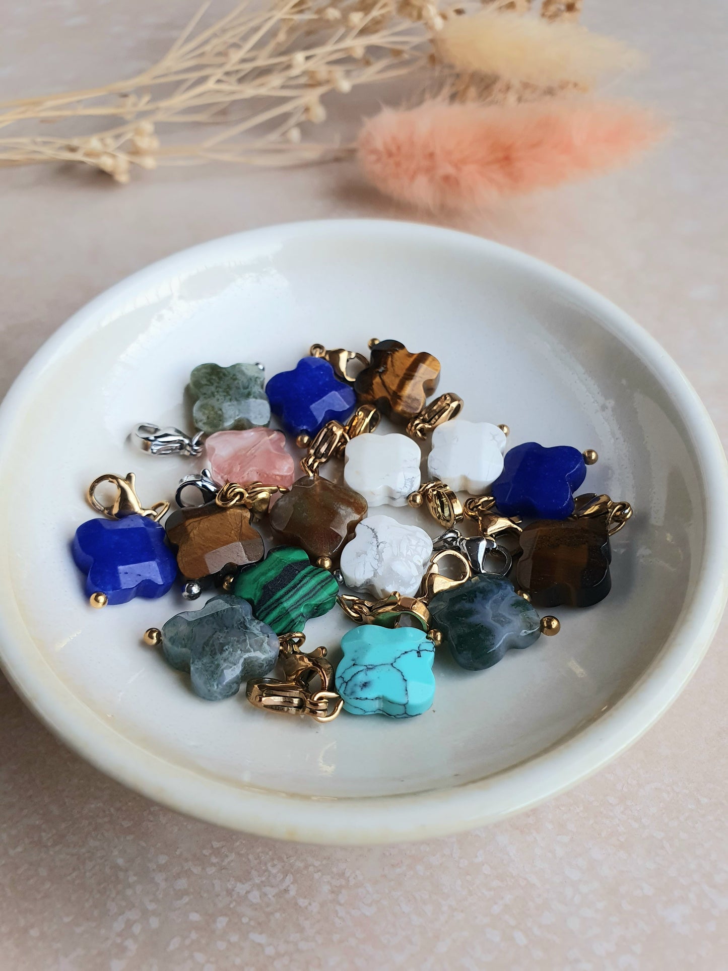 Charm trèfle en pierre naturelle Agate Indienne - doré