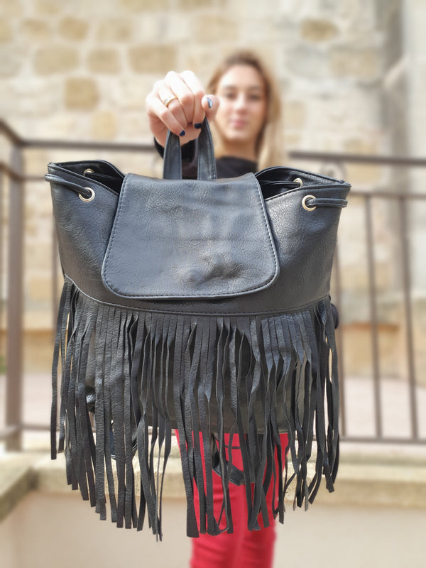 Sac à dos à franges en similicuir noir