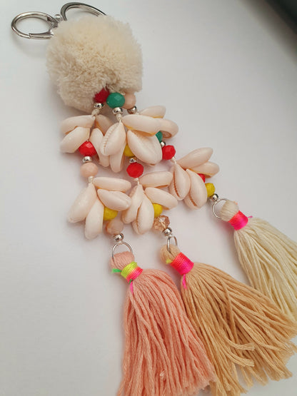 Maxi porte-clés pompons et coquillages