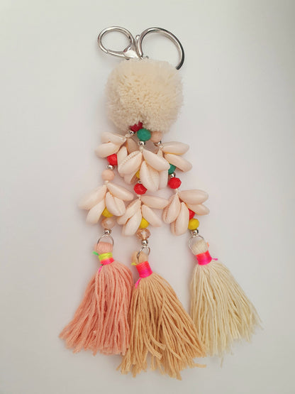 Maxi porte-clés pompons et coquillages