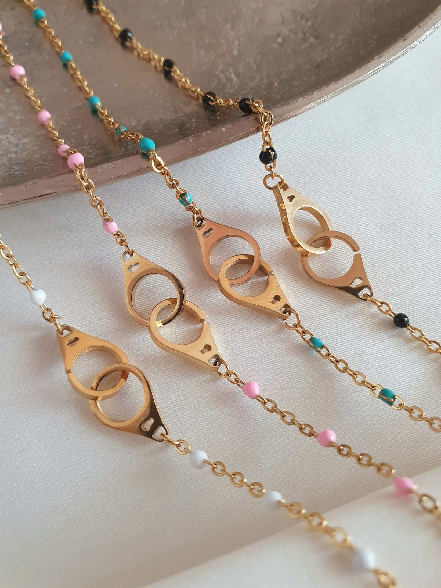 Bracelet menottes petites perles - coloris au choix/doré