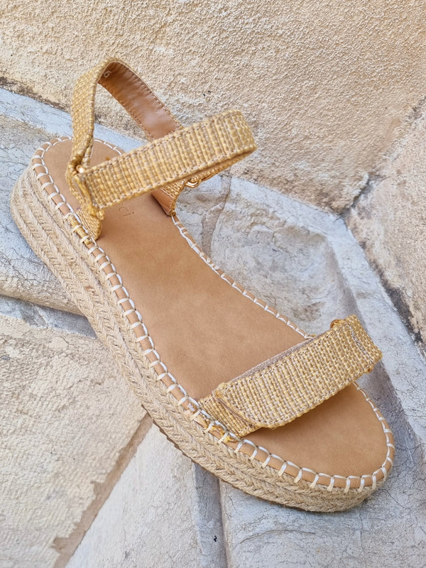 Sandales compensées beiges