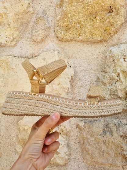Sandales compensées beiges