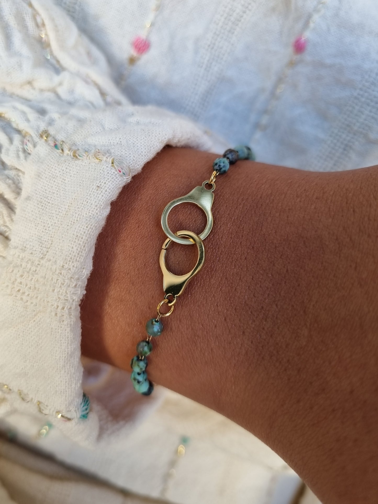 Bracelet menottes et pierres naturelles - Turquoise d'Afrique/doré