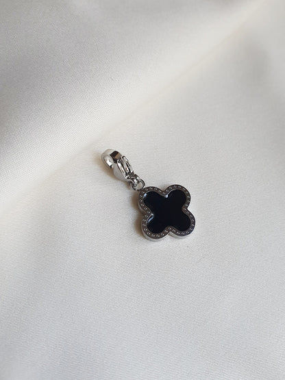Charm trèfle noir basic - argenté