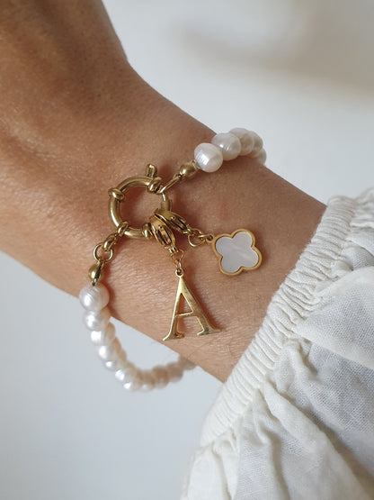 Bracelet perles d'eau douce - doré