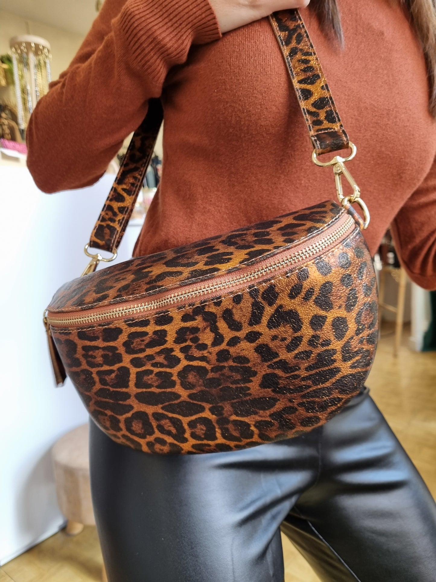 Sac banane en cuir léopard