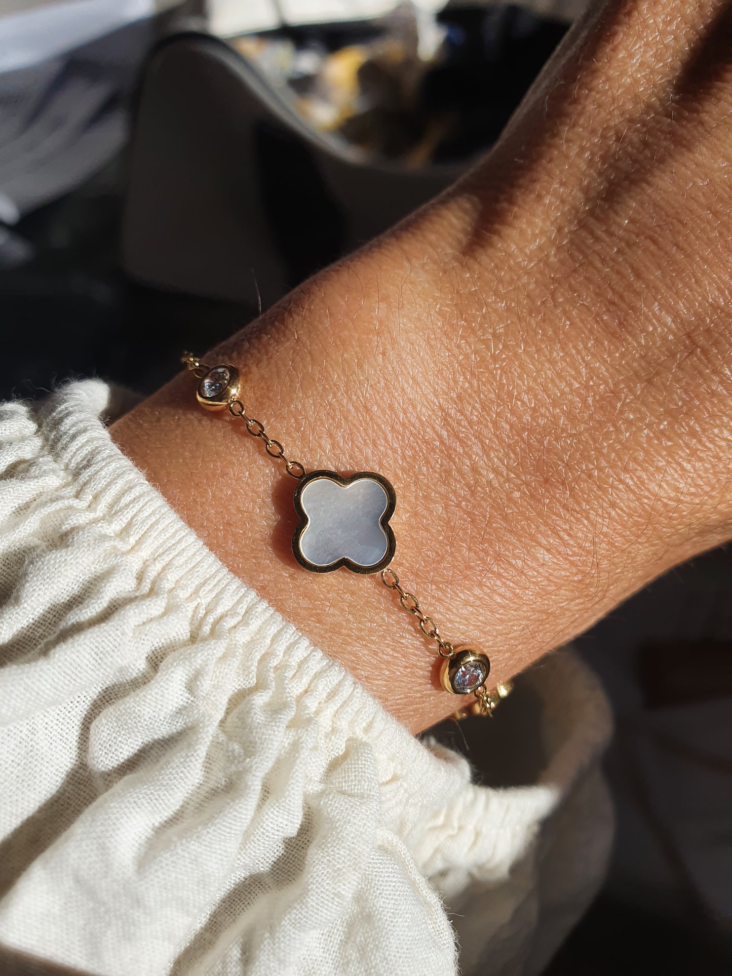 Bracelet trèfle & zircons - doré/nacre