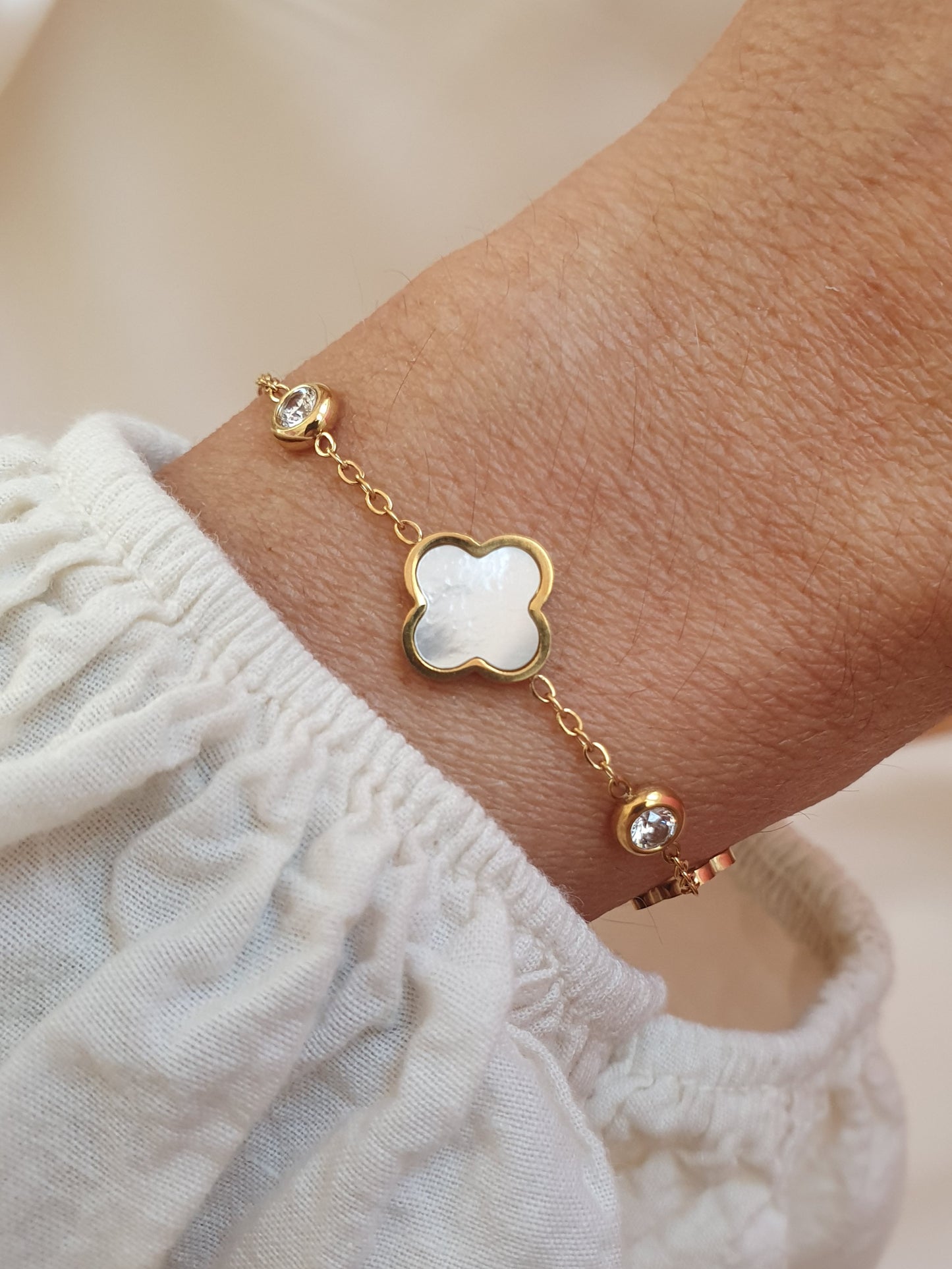 Bracelet trèfle & zircons - doré/nacre