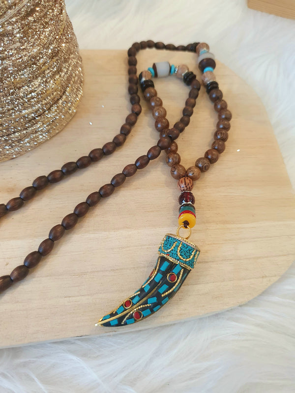 Collier corne