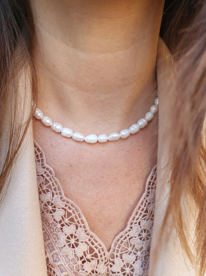 Collier ras de cou en perles d'eau douce
