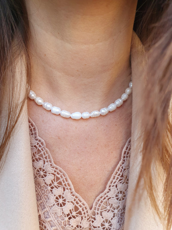 Collier ras de cou en perles d'eau douce