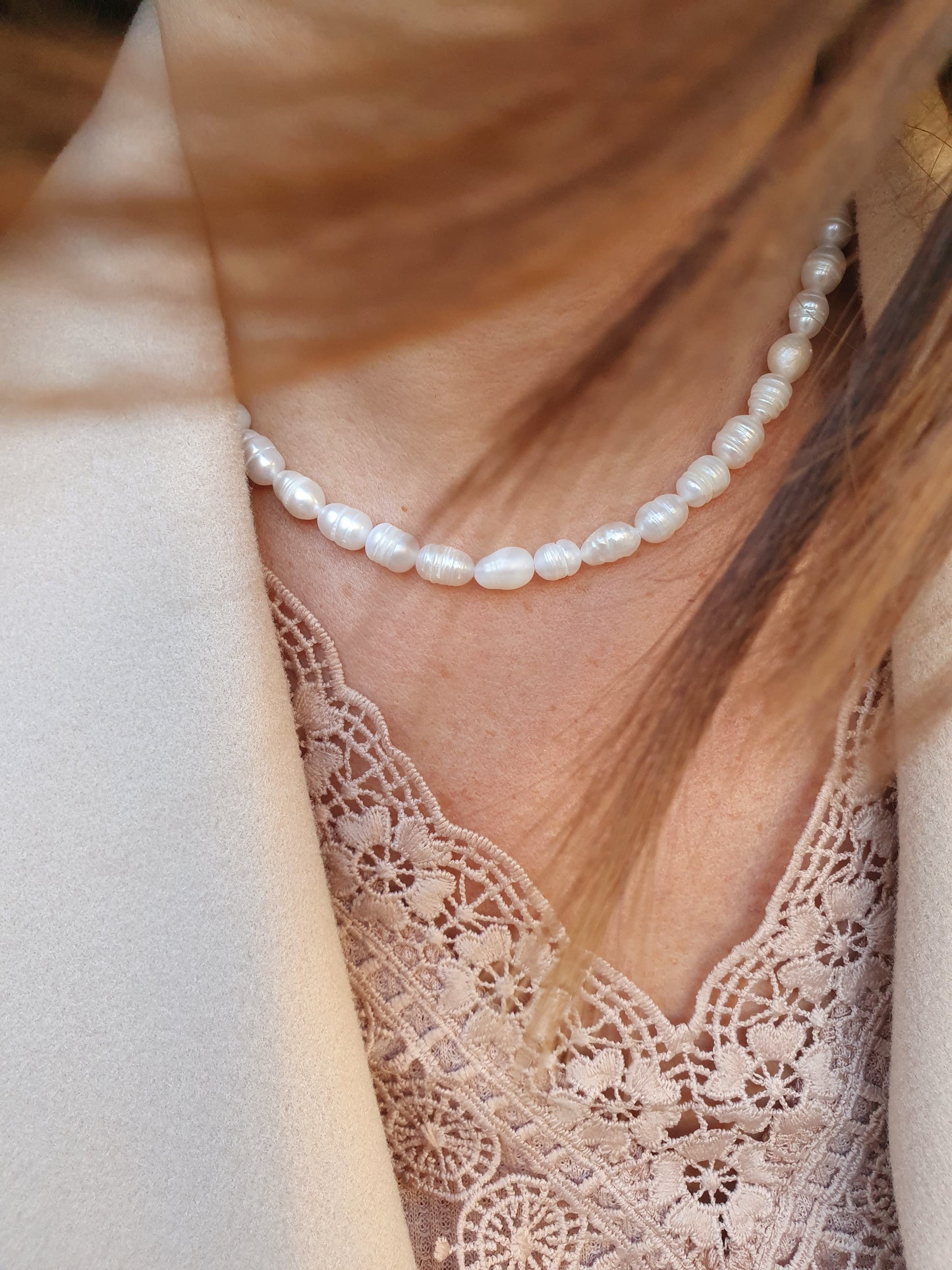 Collier ras de cou en perles d'eau douce
