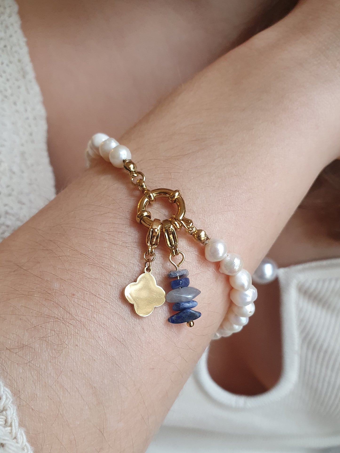 Bracelet perles d'eau douce - doré