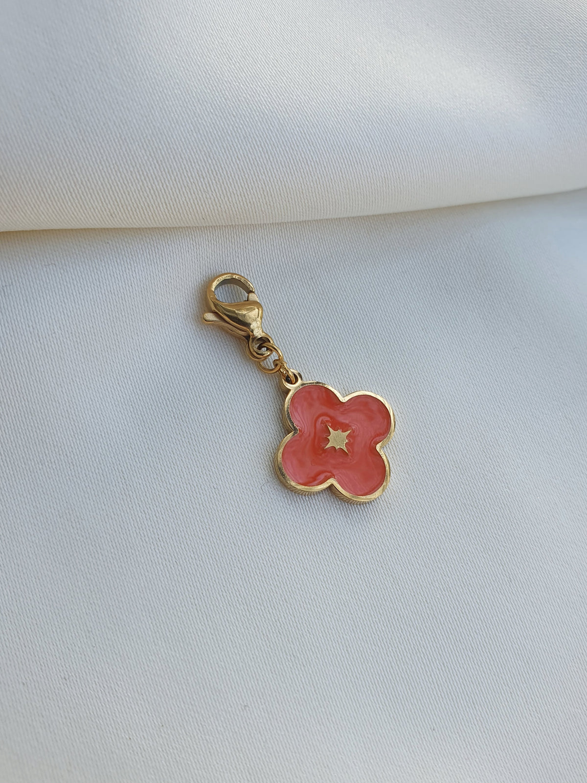 Charm trèfle orange