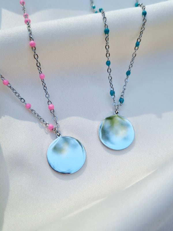 Collier médaille petites perles à graver | Argenté - couleurs au choix