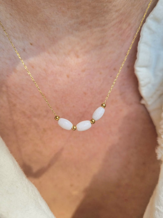 Collier trio de perles en pierre naturelle - doré | JADE BLANC