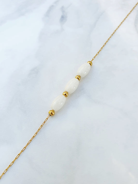 Collier trio de perles en pierre naturelle - doré | JADE BLANC