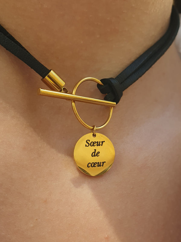 Collier chocker cuir médaille à graver | coloris au choix