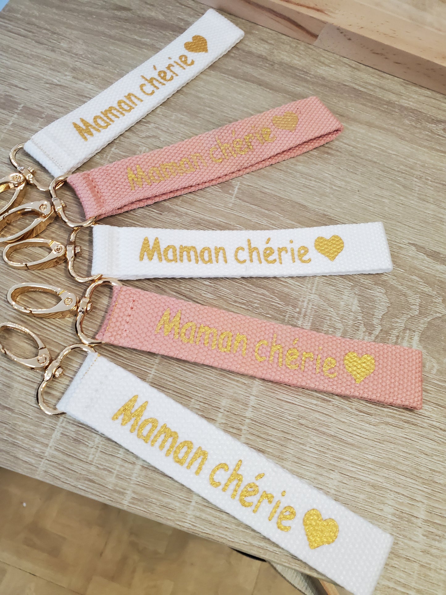 Porte-clés "MAMAN CHÉRIE" - Coloris au choix