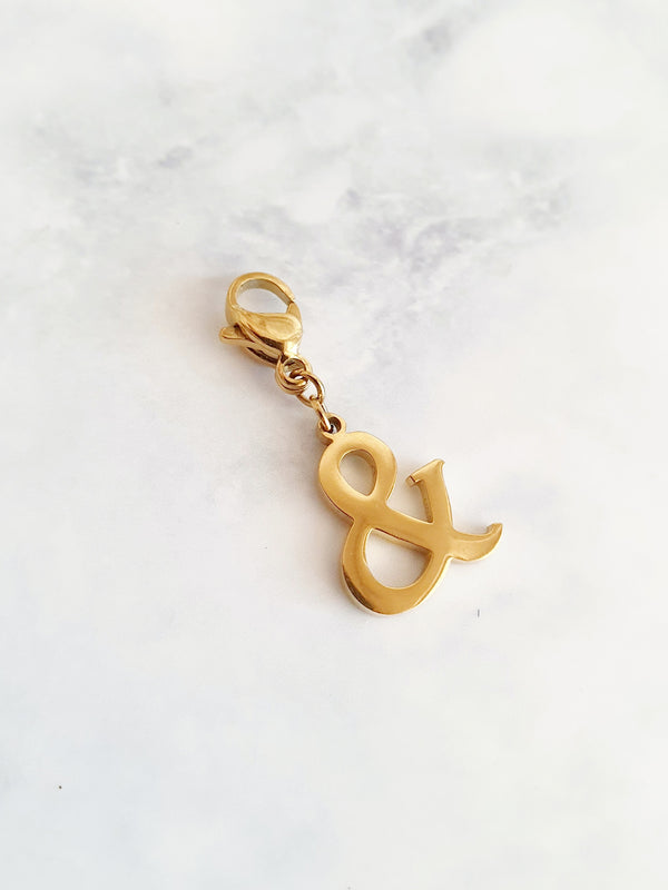 Charm "&" - coloris au choix