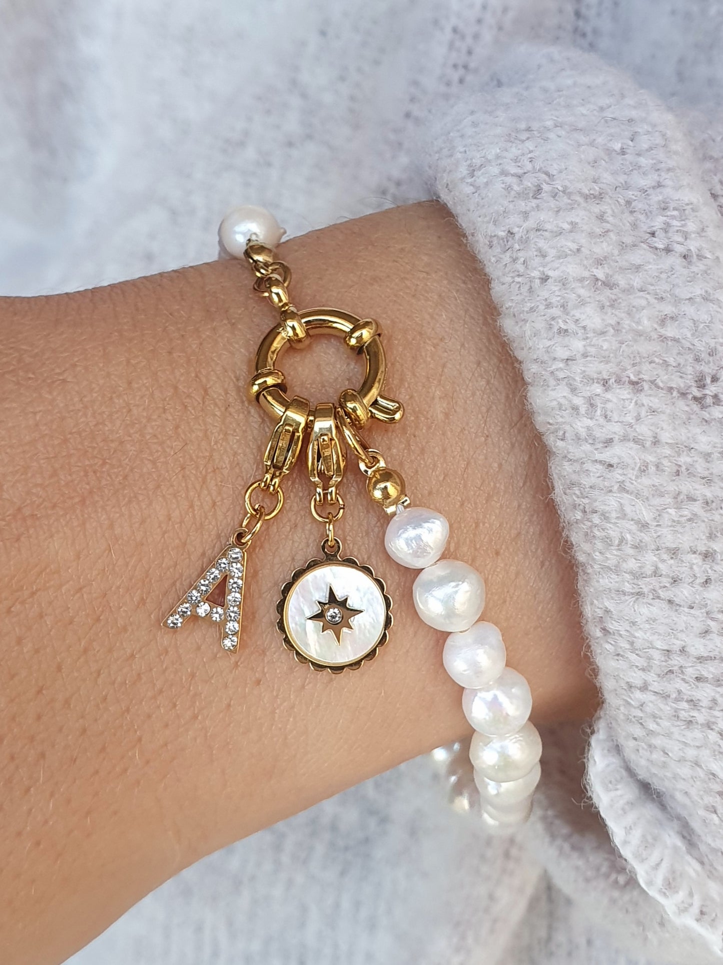 Bracelet perles d'eau douce - doré