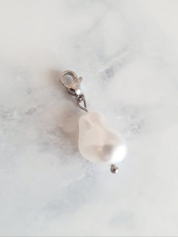 Charm perle allongée plastique - argenté