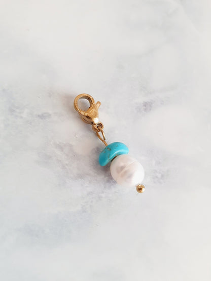 Charm perle d'eau douce & éclat de pierre semi-précieuse | Turquoise