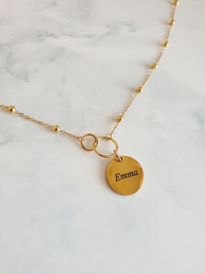 Collier petites perles & médaillon à graver - Coloris au choix