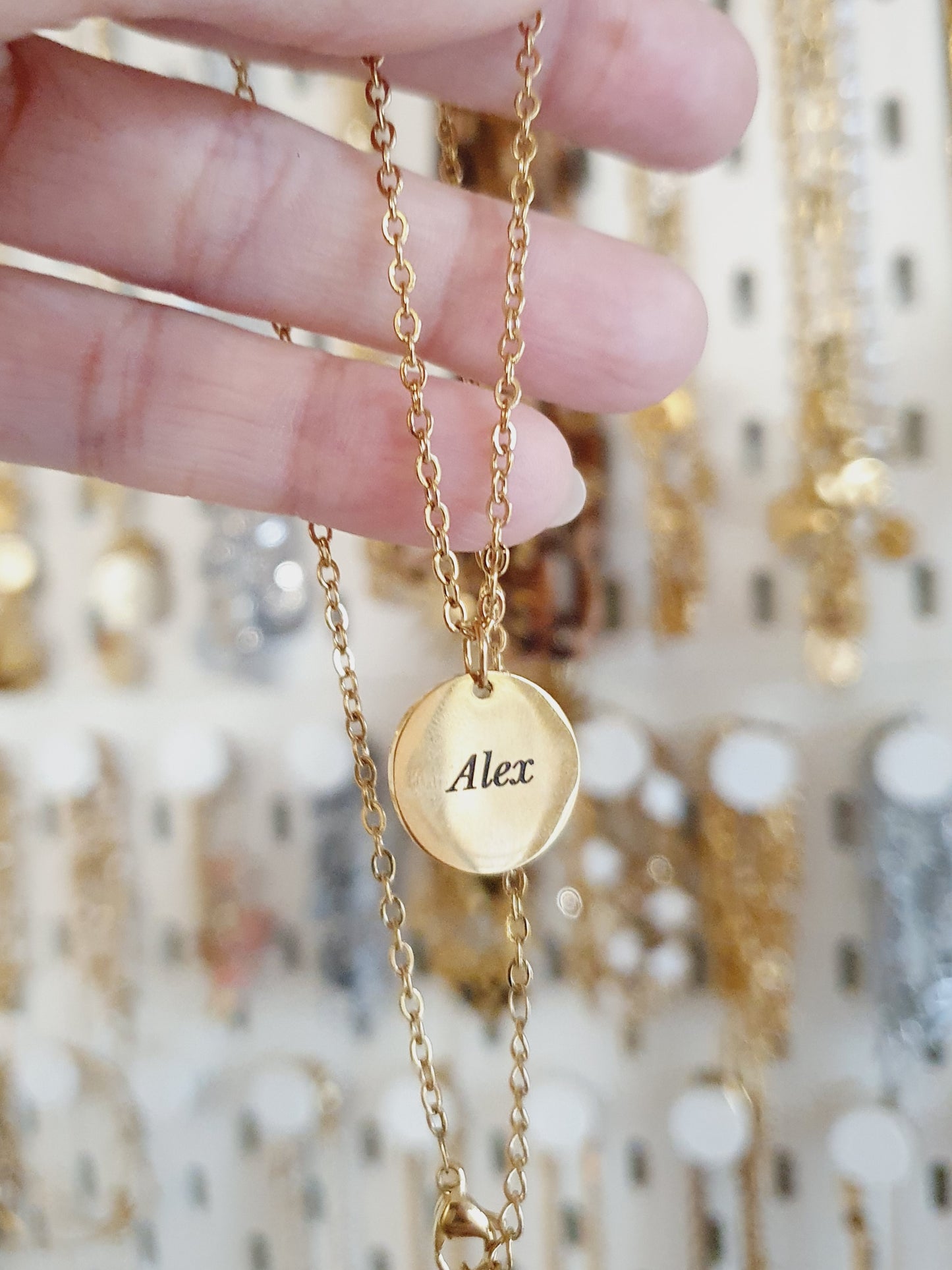 Collier médaillon à graver | coloris au choix