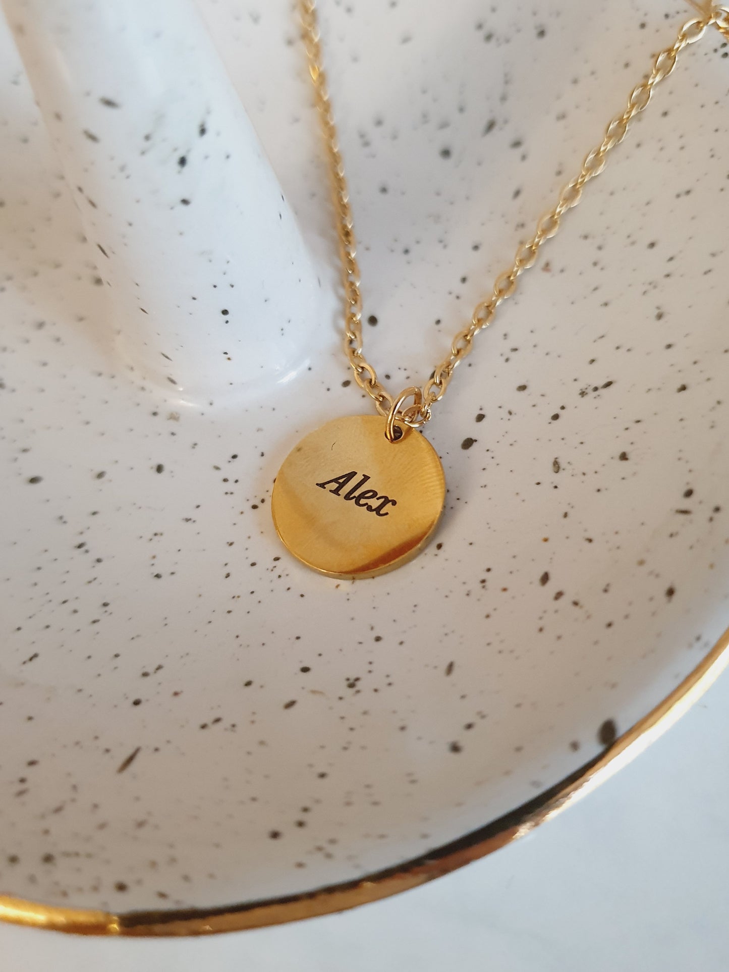 Collier médaillon à graver | coloris au choix