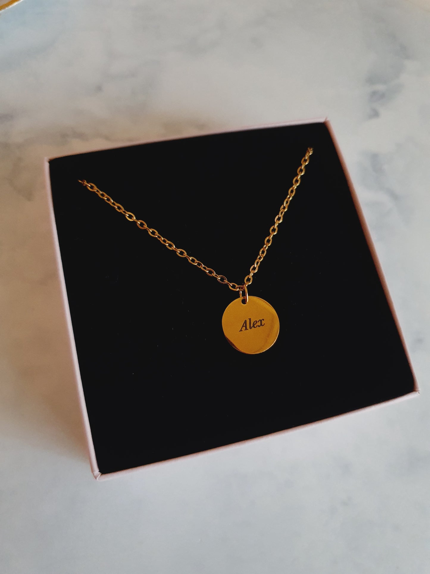 Collier médaillon à graver | coloris au choix